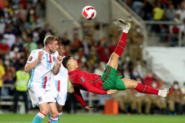 Ronaldo lien tiep ghi ban 3